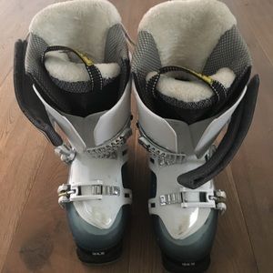 Salomon Women’s Ski Boots
